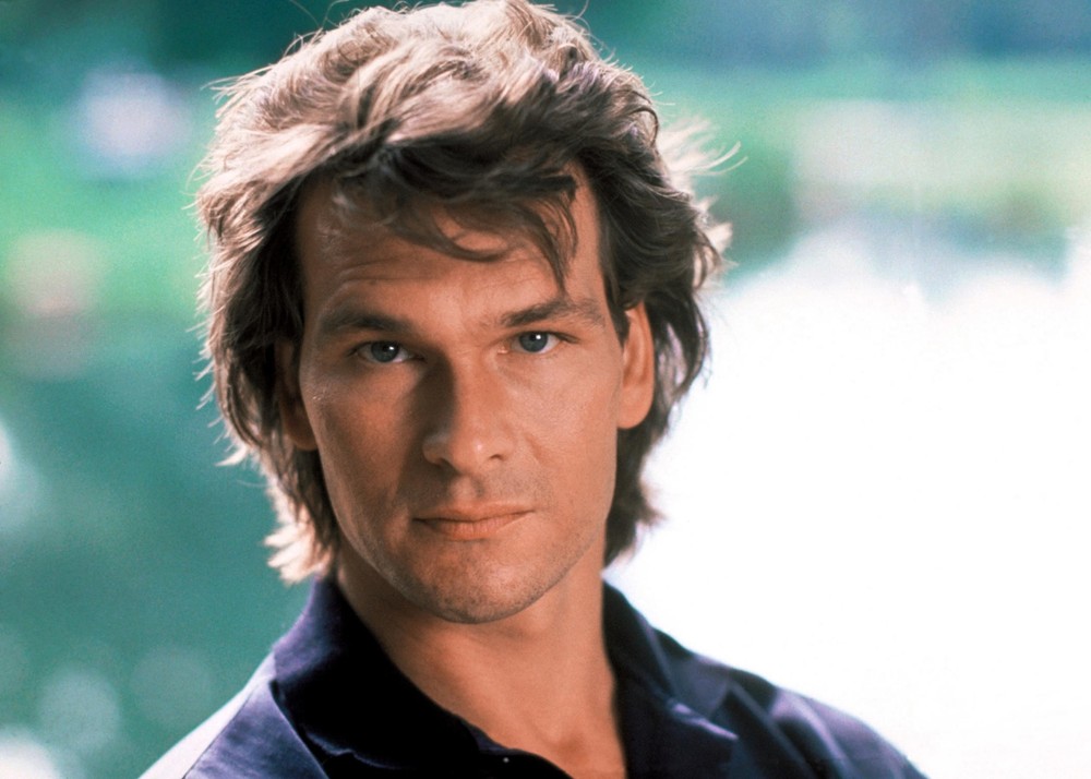 Patrick Swayze Posing Disheveled 8x10 Picture Celebrity Print