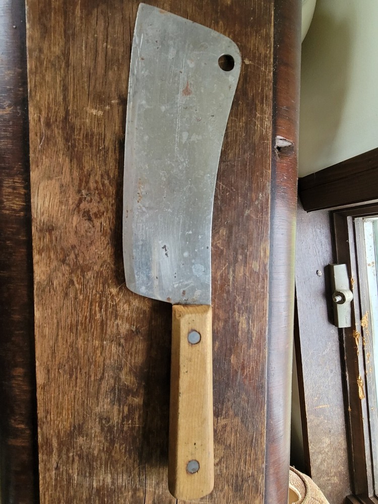 Vintage unmarked meat cleaver knife. 7