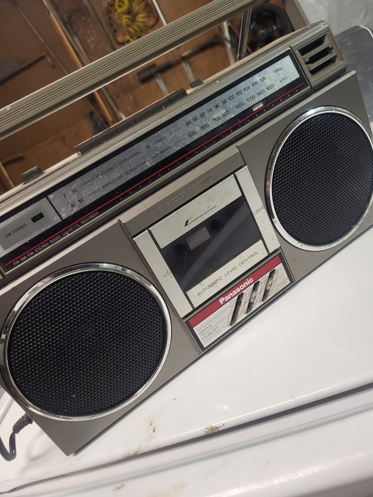 Panasonic RX-4850 Vintage Cassette Player Boombox Shoulder Radio
