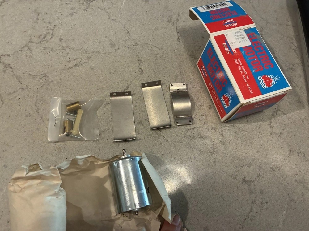 Vintage Dumas NOS 2004 6V R/C Boat Motor New in Box