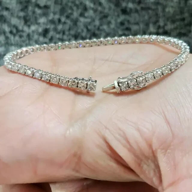 8 Ct Round Cut Moissanite 7.5