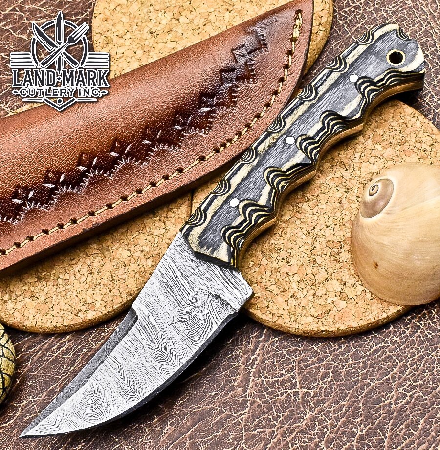 Custom HANDMADE DAMASCUS STEEL HUNTING SKINNER KNIFE WITH HARD WOOD HANDLE
