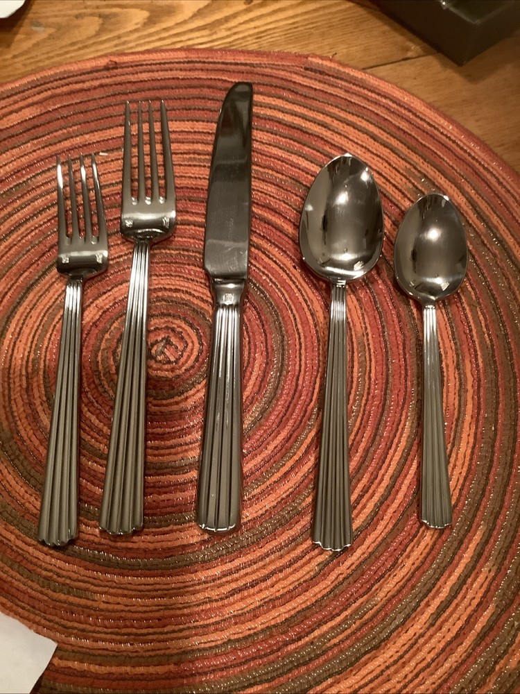 5-piece Viotti stainless steel silverware set by Sant Andrea