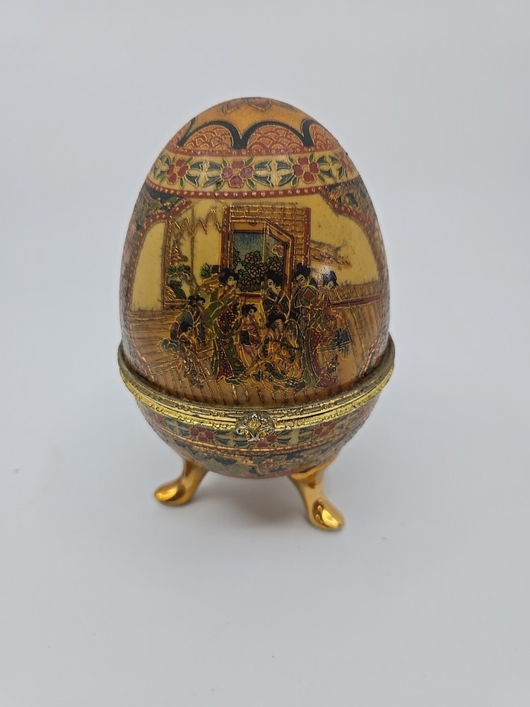 Imperial Japanese Egg-Shaped Porcelain Jewelry Box from the 20th Century Elegant Collectible