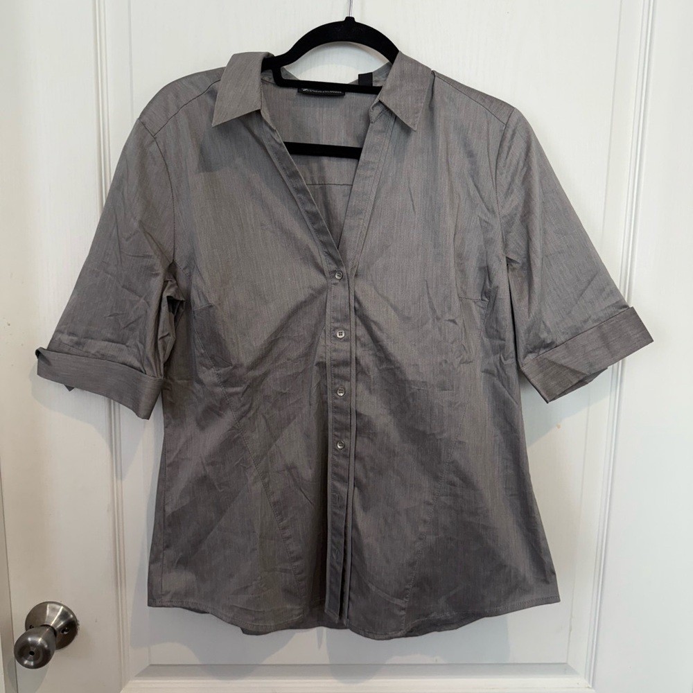 New York & Company Gray Button-Up Blouse