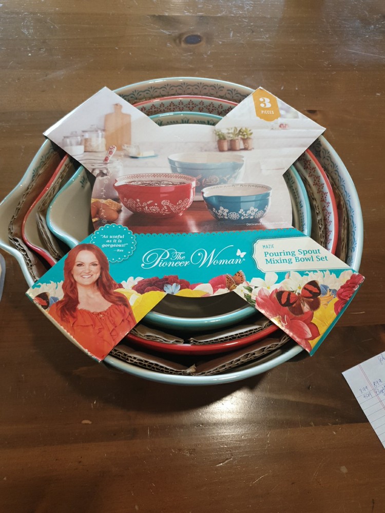 The Pioneer Woman Mazie Collection 3-Piece Nesting Mixing Bowl Set with Pour Spout – Stylish and Functional Batter Bowls for Baking and Prep – Vibrant Floral Design – Durable and Easy to Clean