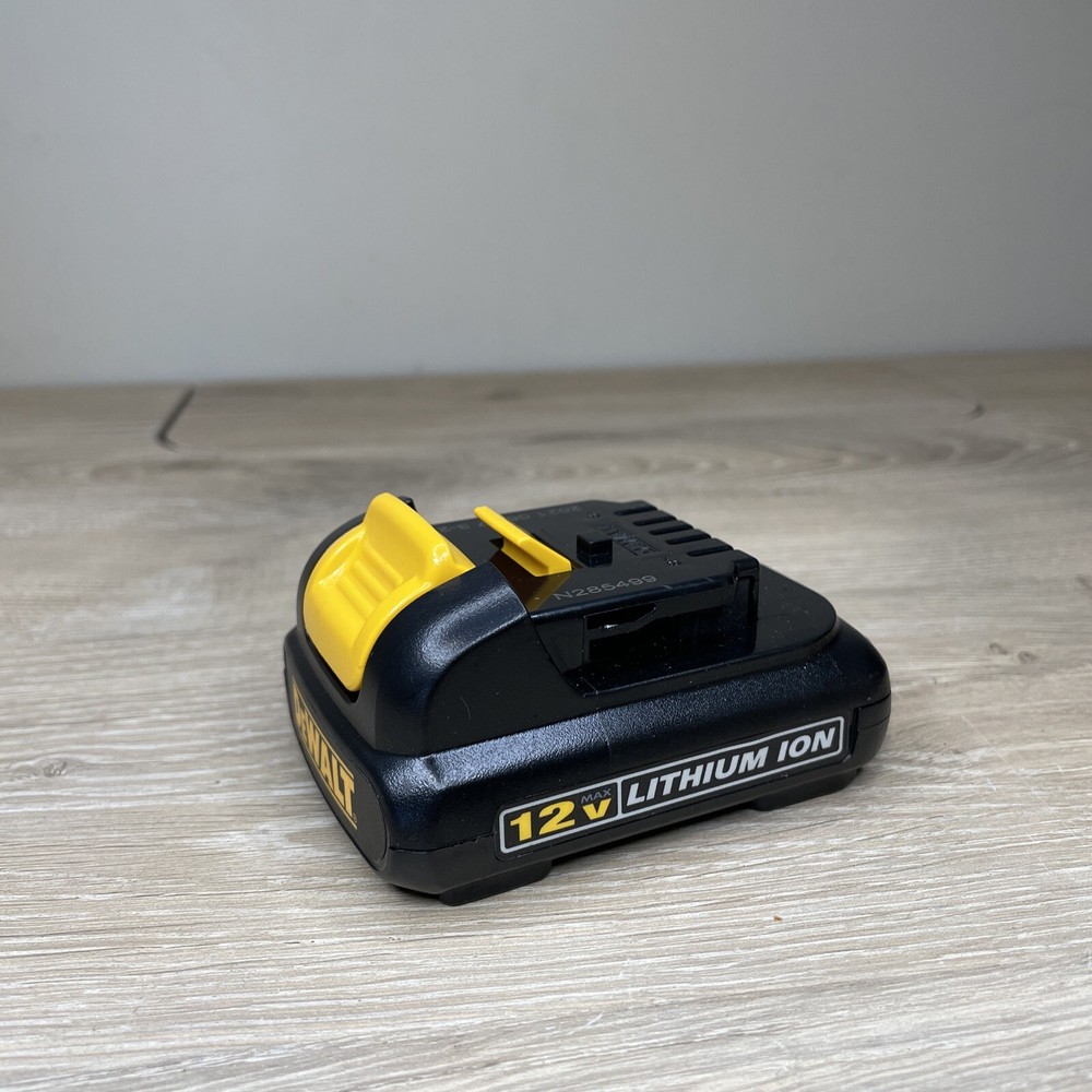 DEWALT 12V MAX Lithium Ion Battery Pack (DCB120)