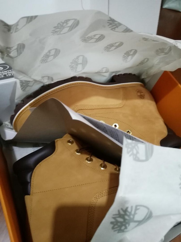 Timberland Classic 6 Inch Waterproof Boots Size US9.5