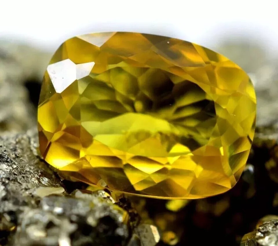 Flawless 16-18 Ct Natural Ceylon Yellow Sapphire Cushion Loose Gemstone