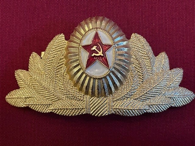 Russian Military Uniform Badge/Insignia / Excellent Condition / Metal and Enamel