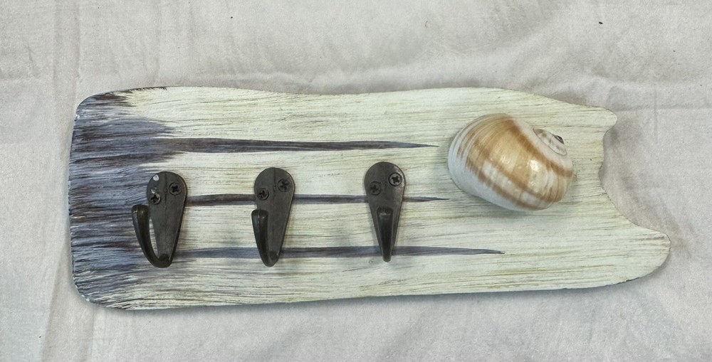 Beach Vibe Key Holder