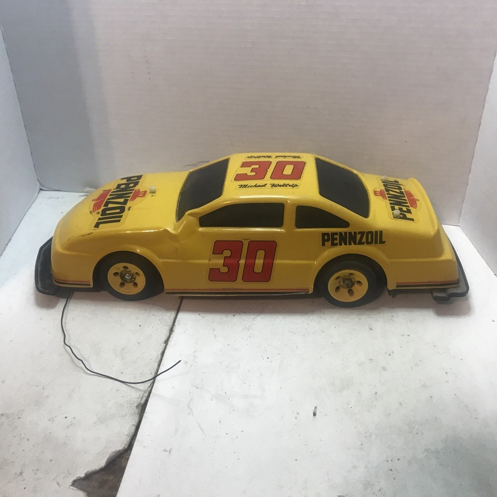 VINTAGE 1988 JRL PENNZOIL MICHAEL WALTRIP NASCAR REMOTE CONTROL RC CAR FOR PARTS
