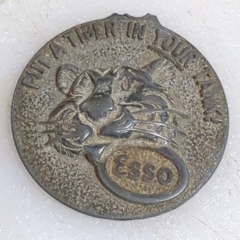 Vtg Esso Oil & Gas Company Put A Tiger In Your Tank Key Ring Gas Station Service