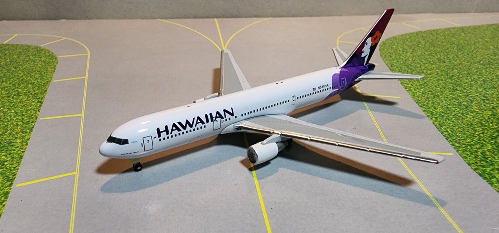 STARJETS HAWAIIAN 767-300 1:500 SCALE DIECAST METAL MODEL