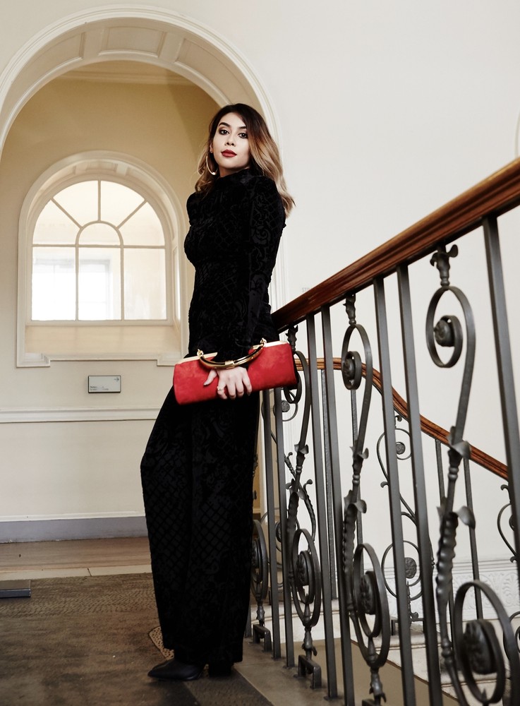 Velvet Longsleeve Watching The Camera Below 8x10 Picture Celebrity Print