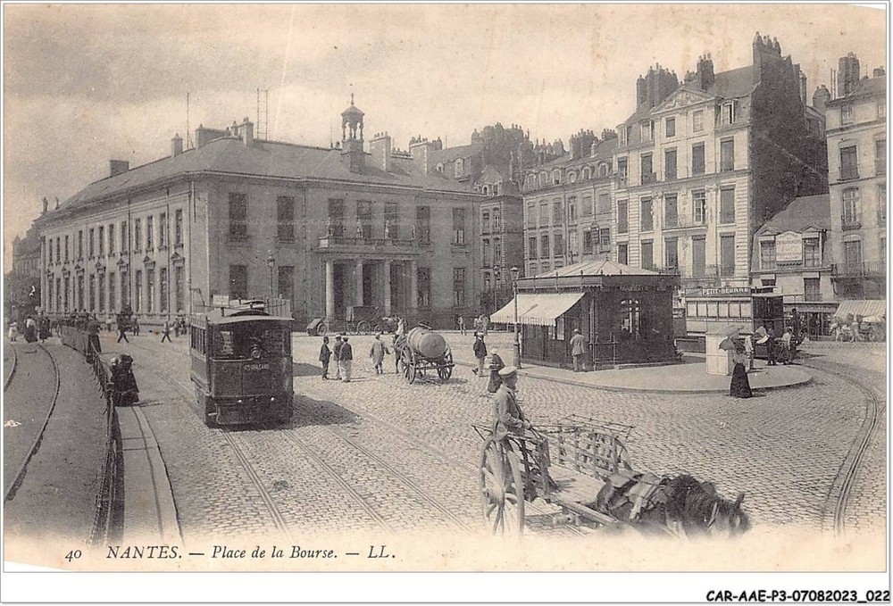 CAR-AAEP3-44-0214 Nantes Place de la Bourse Tramway Scene