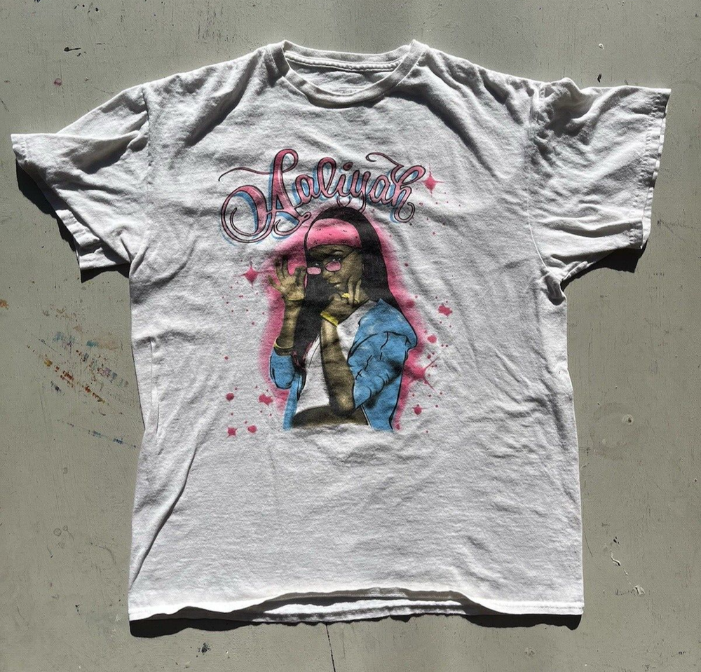 Women's Aaliyah T-Shirt White Face Spell-Out Logo L 90s R&B Graffiti Spray Paint-image