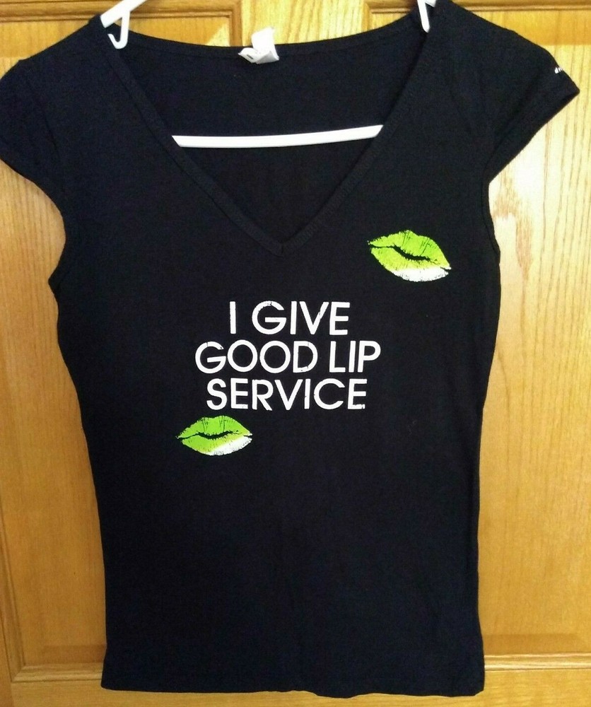 Pucker VODKA Women's Size Med Tee Shirt  I GIVE GOOD LIP SERVICE Black, New