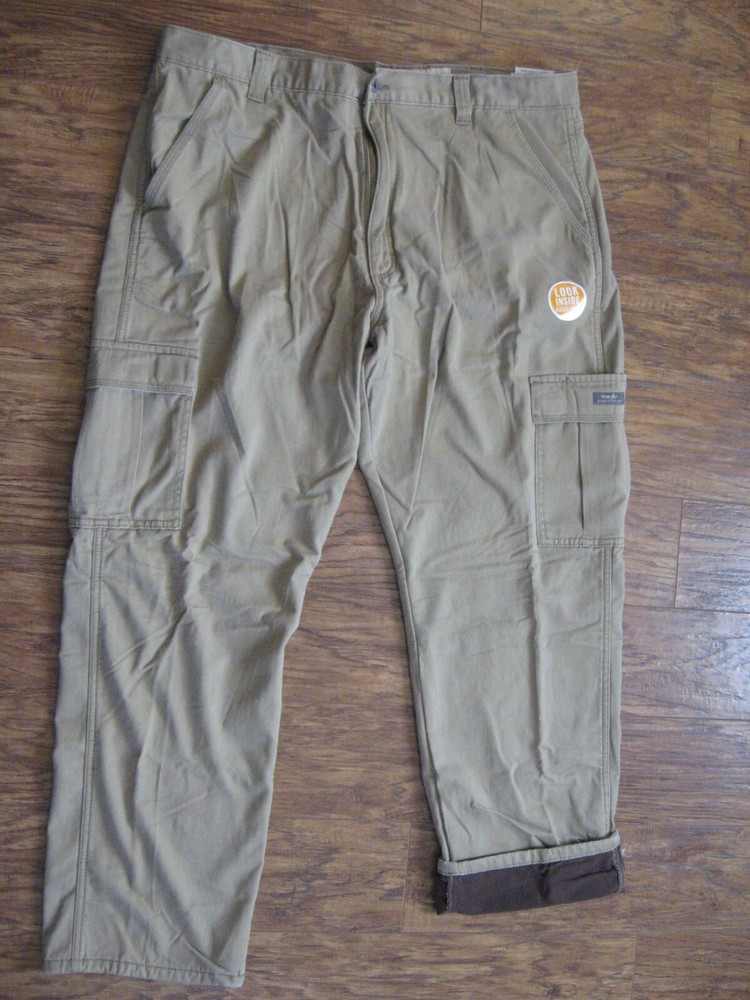 NWT Wrangler Men TAN Fleece Lined Relaxed Fit Cargo Pant 40x32 ( 42x32.5 ) NEW