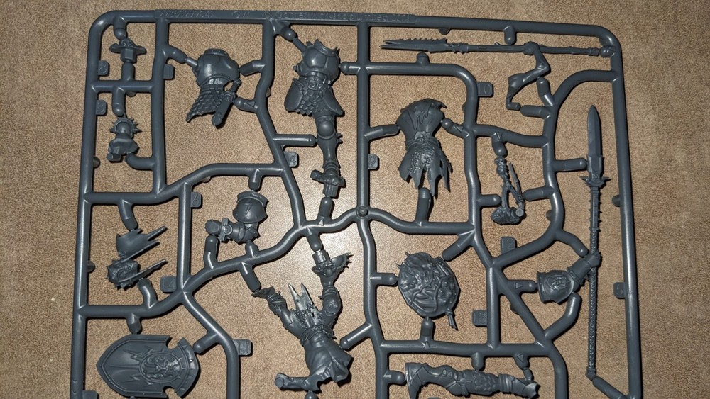 Warhammer AOS Single Storm Cast Eternal And Single Ork Guy On Sprue.