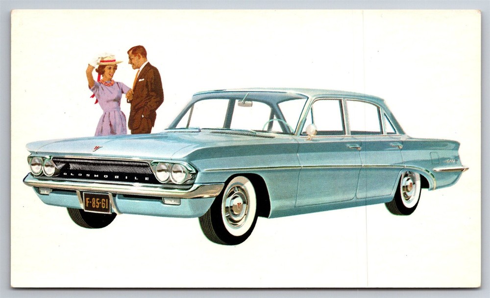 1961 F 85 Oldsmobile De Luxe 4 Door Sedan Postcard L18