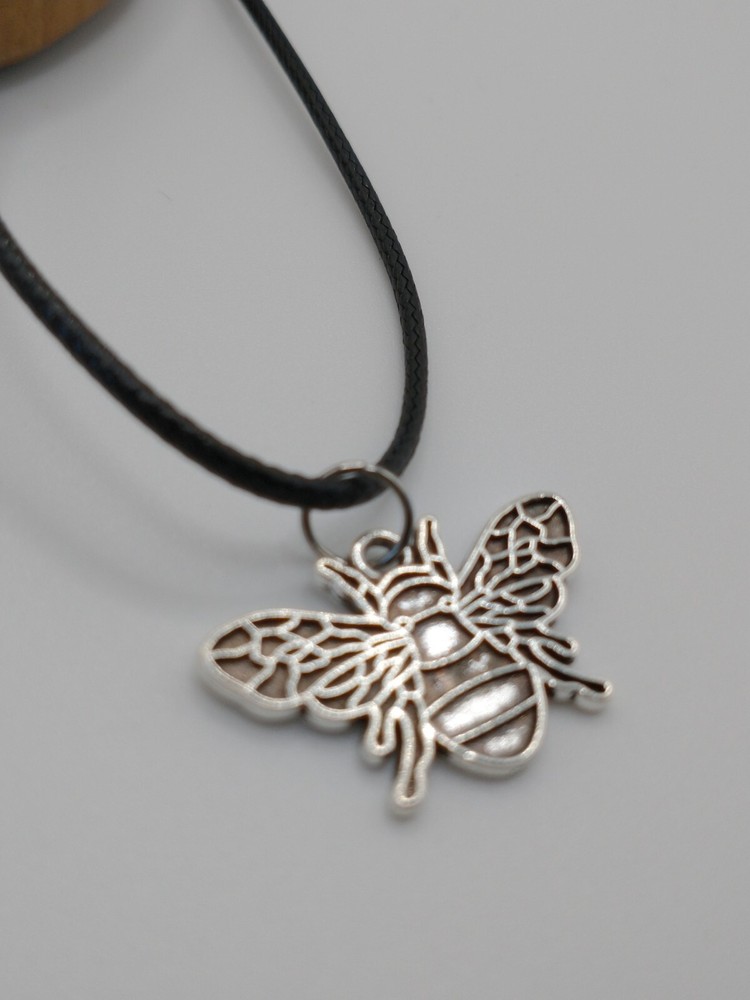 Colgante con dije de abeja 18* cordón negro. Save The Bees Arrives regalo envuelto-image