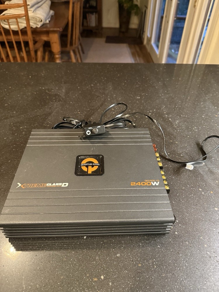Quantum Audio QE2400.1D Amplifier w/ Audio Controller