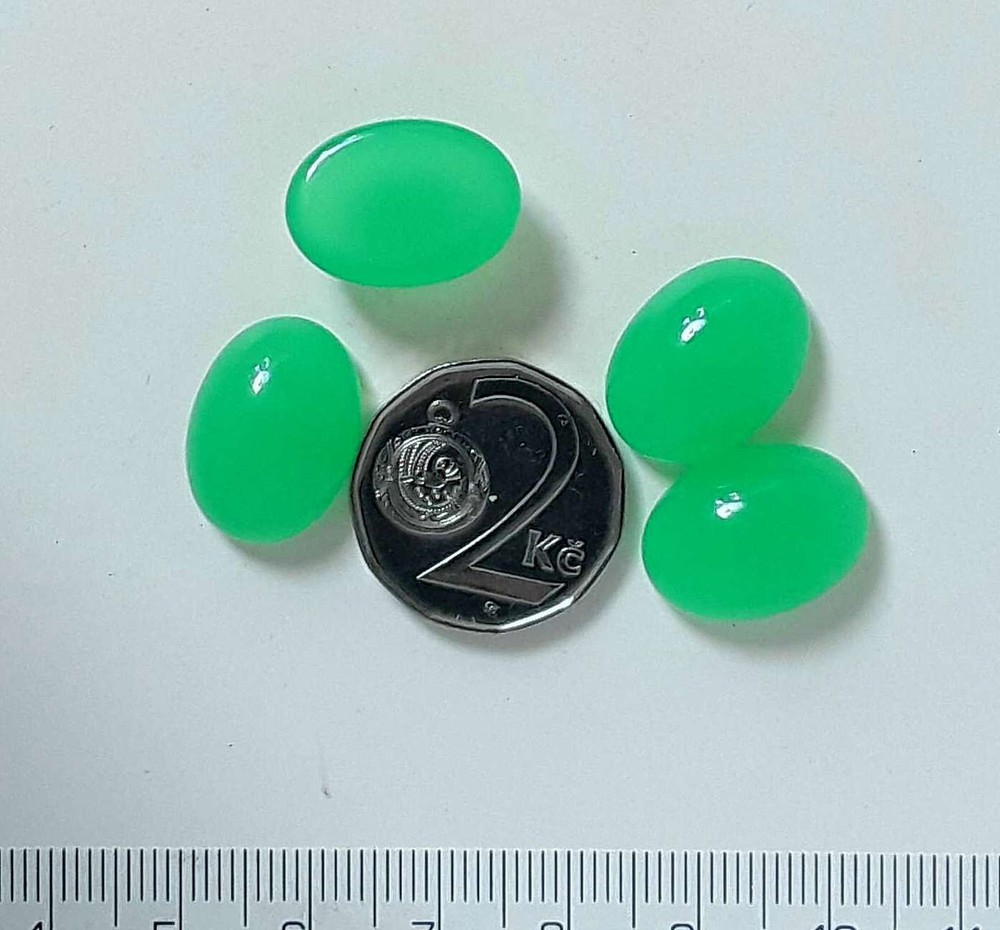 URANIUM GREEN Opal flat back Oval cabochon 18*13mm (4pcs)