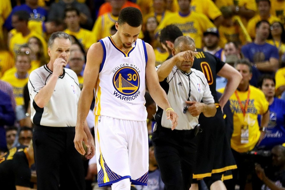 Stephen Curry Looking At The Floor 8x10 Picture Celebrity Print