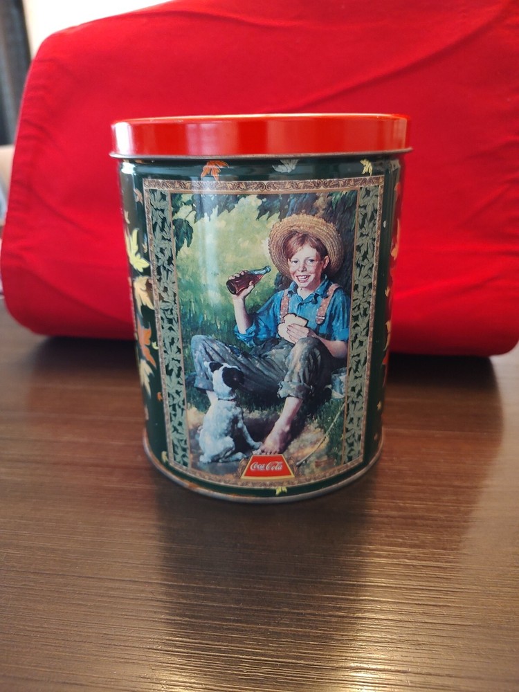 Vintage  COCA-COLA 1998 Collectable Coke Jigsaw Puzzle in Tin Can -Family Fun ￼
