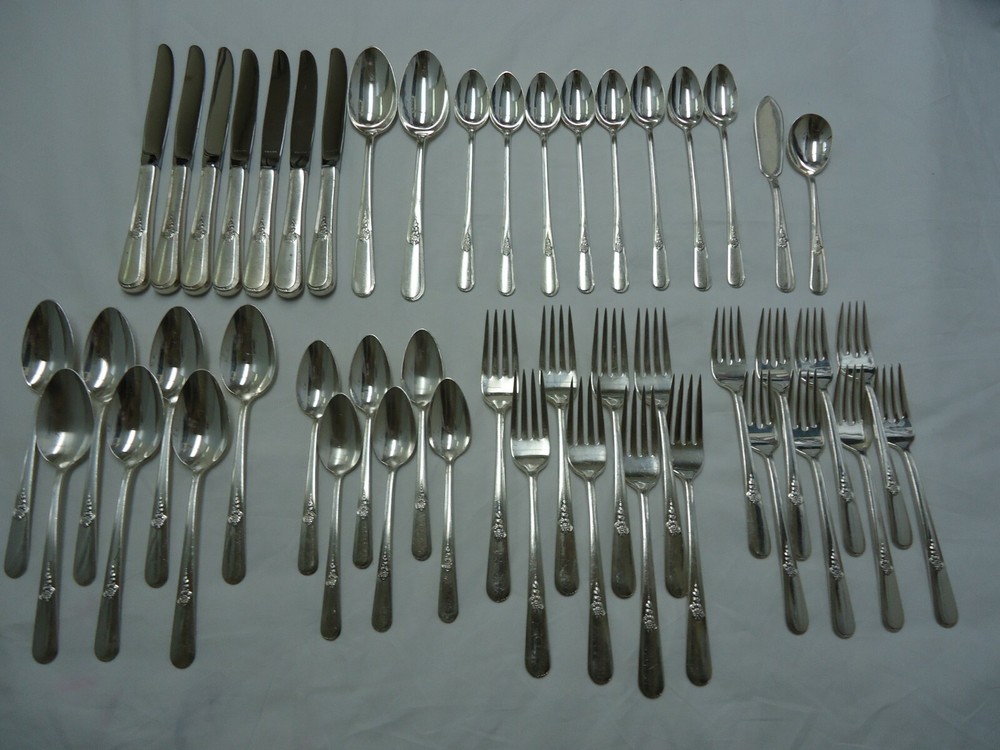 HOLMES & EDWARDS YOUTH SILVERPLATE FLATWARE 48-PIECES