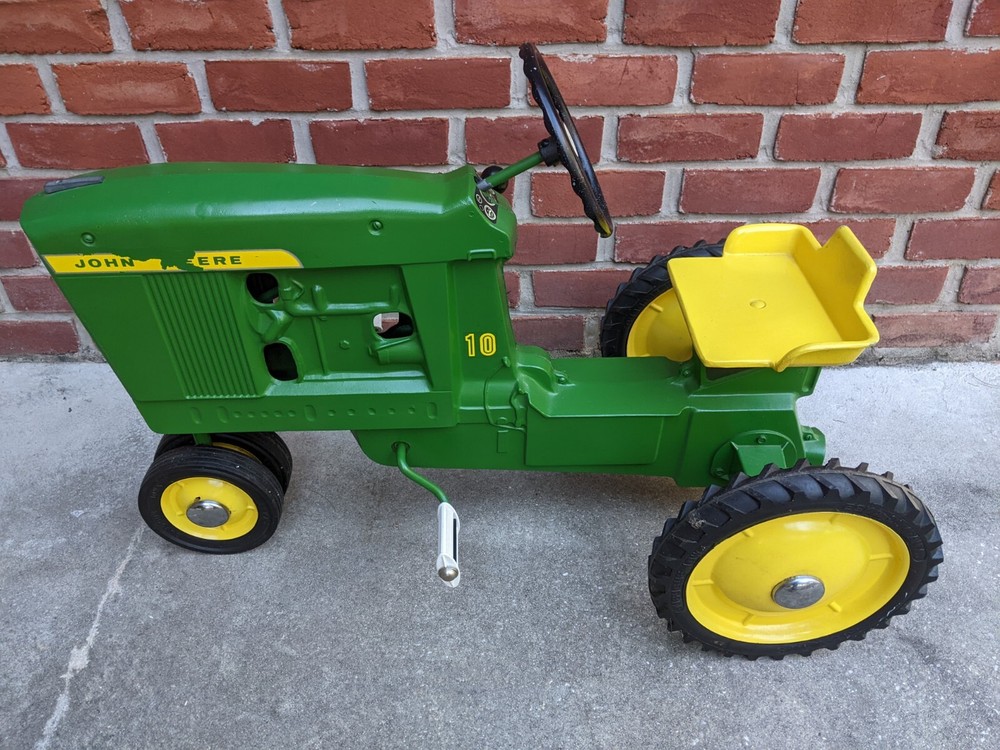Vintage John Deere 10 Pedal Tractor 3 hole eska