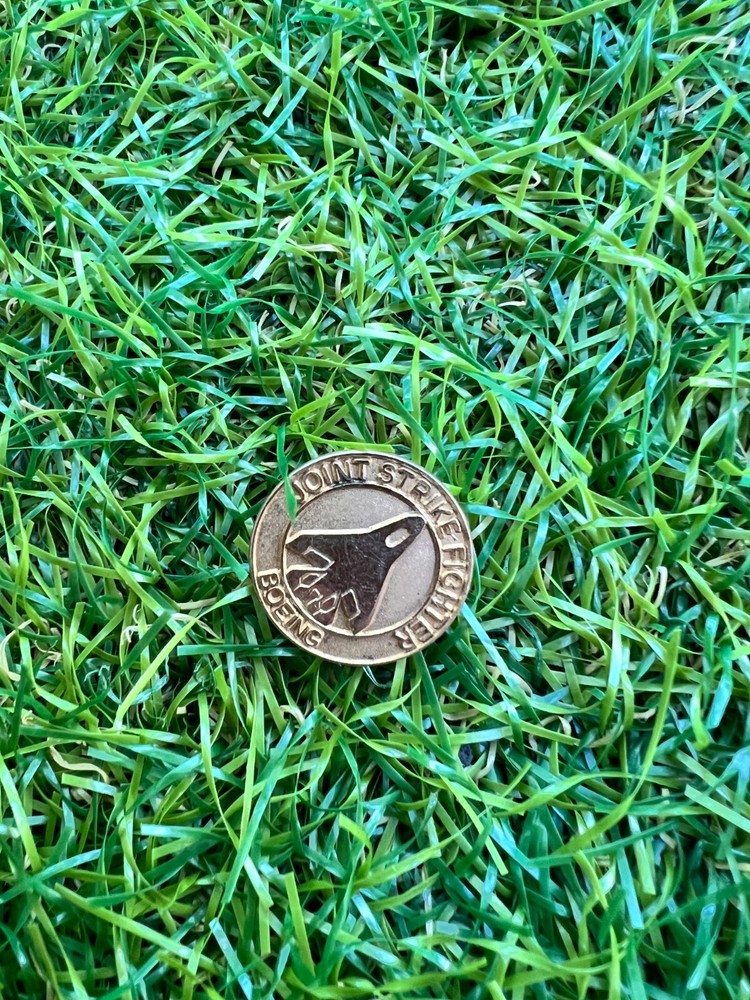 Boeing Joint Strike Fighter pin badge air force RAF collectable eurofighter