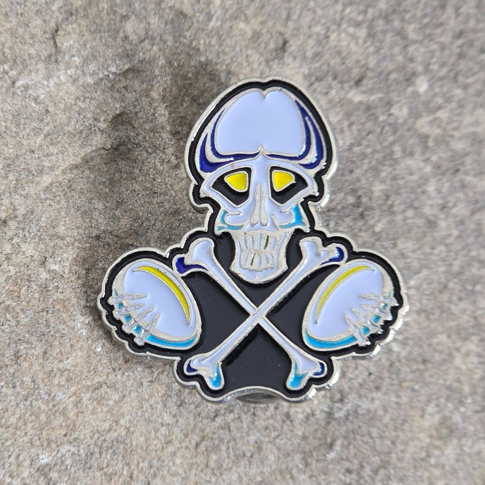 Grateful Dead Aoxomoxoa Skull Crossbones Lapel Pin Rick Griffin Art