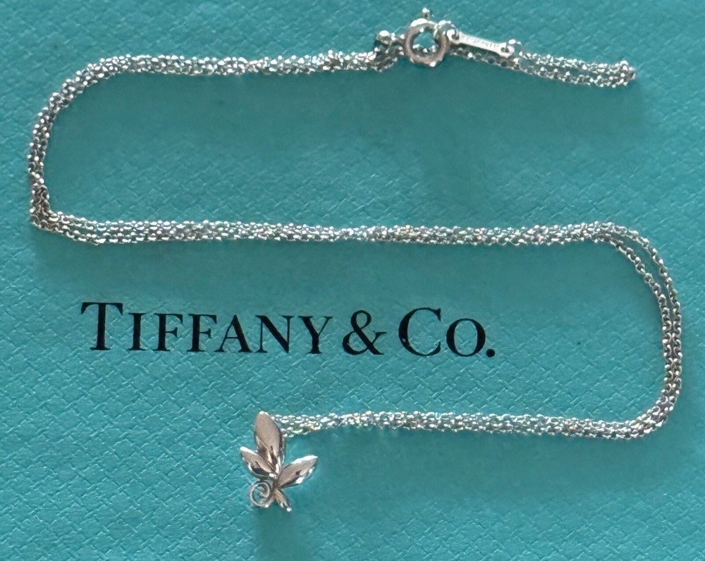 Tiffany & Co Paloma Picasso Olive Leaf  Pendant & Necklace Sterling Silver 925
