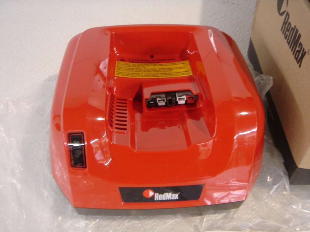 RedMax Husqvarna OEM 97686001 QC330ZR BLi Battery Fast Charger 330 Watt  NEW-I-B