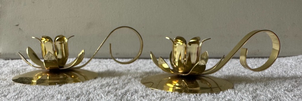 2 Vintage Flower Shaped Christmas Candlestick Holders Goldtone Metal Criterion