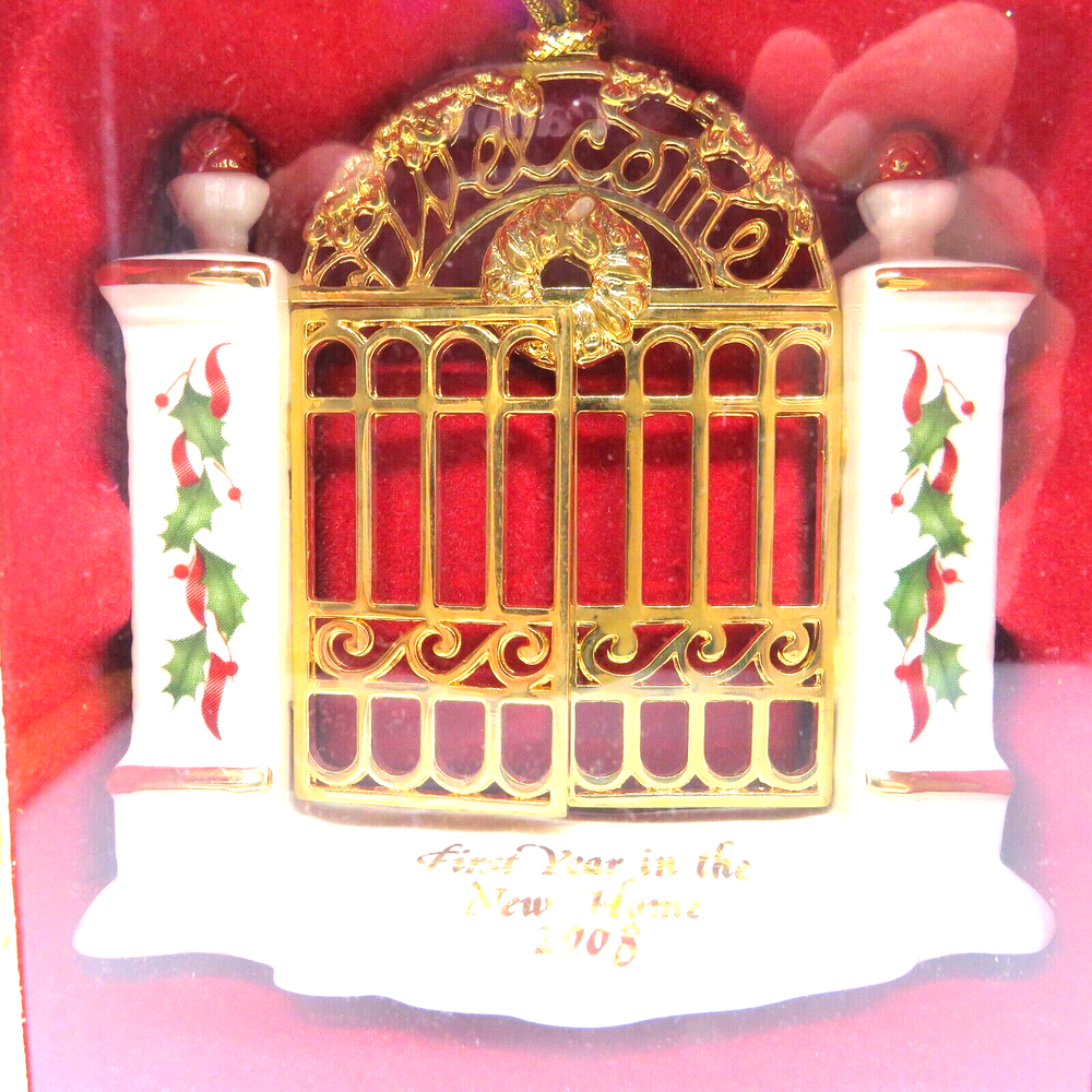 Lenox 2008 Annual First Year in the New Home  Welcome Christmas Ornament Gate