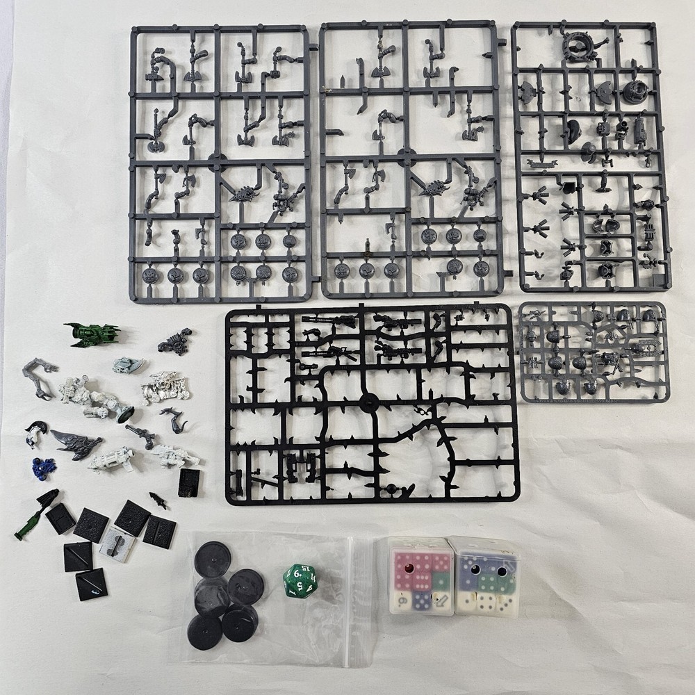 Warhammer 40k Lot Of Miscellaneous OOP Pieces And Dice READ DESCRIPTION