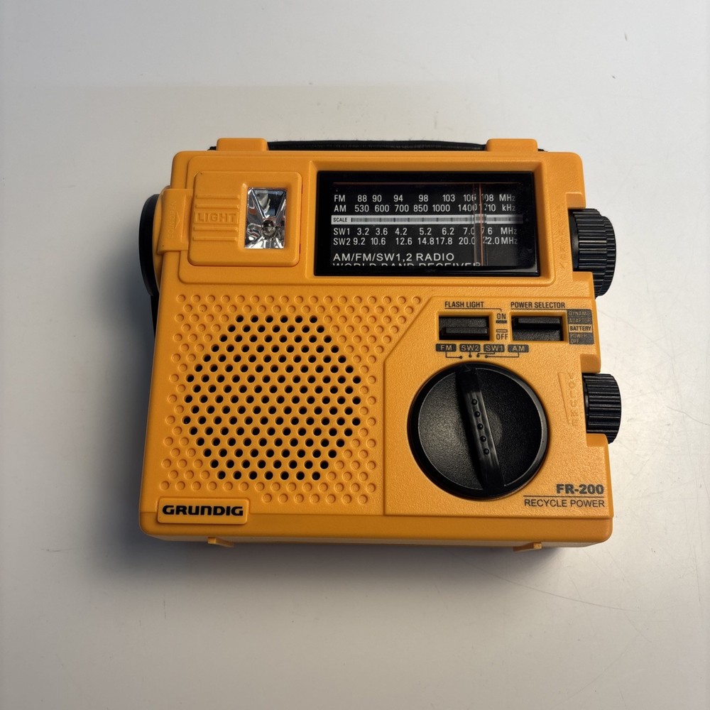 Grundig FR 200 Emergency Crank Radio AM FM SW1 SW2 World Band