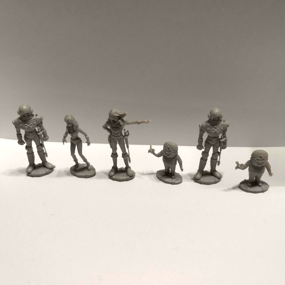 VINTAGE LOT 6 TINY 1978 Atlantic Albatror & Other FIGURES