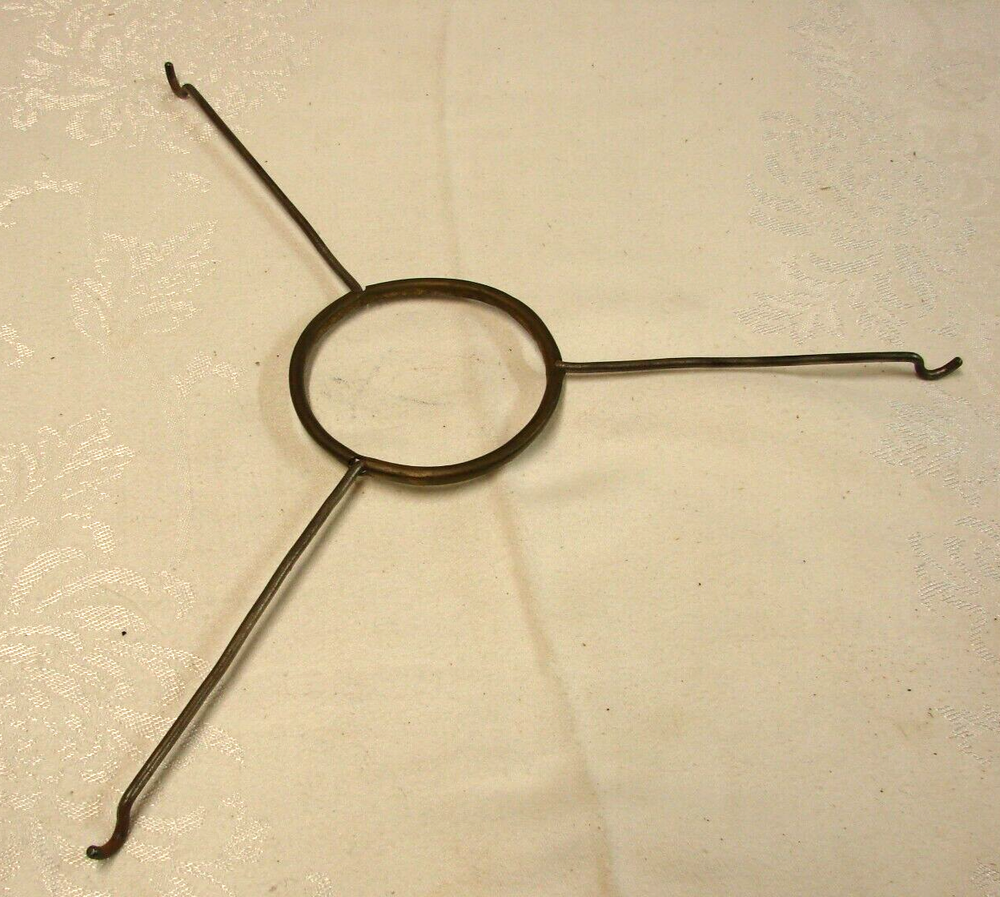 VINTAGE TRIPOD / THREE ARE LAMP GLOBE BASE HOLDER / FITTER  #2tub78