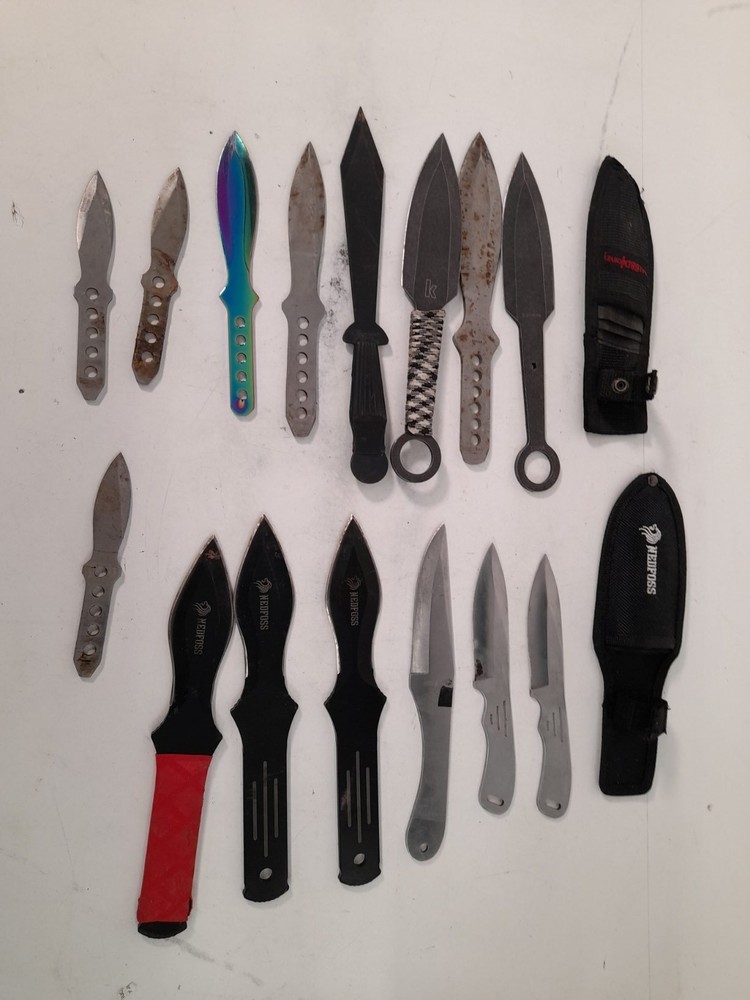 Lot Of Assorted Throwing Knives - WSA