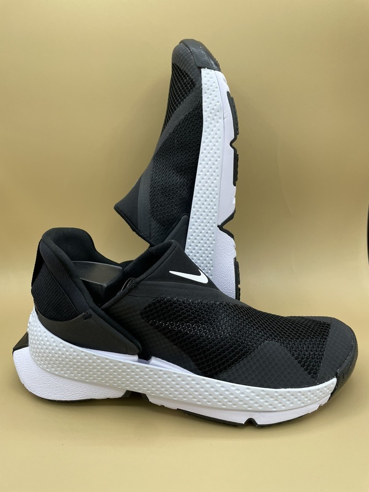 Nike Go Flyease Womens Size 7.5 US Black/White slip Easy on off DR5540-002 New