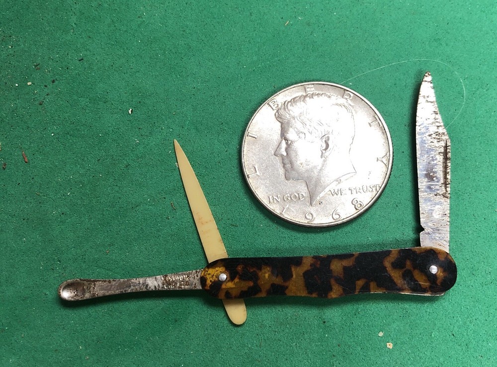 VTG  2” CZECHOSLOVOKIA 1-Blade & Ear Spoon &pick Cellulose￼ Turtle Color Pocket