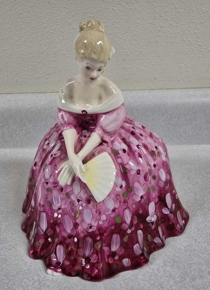VINTAGE Royal Doulton Victoria 1972 Porcelain Figurine HN 2471