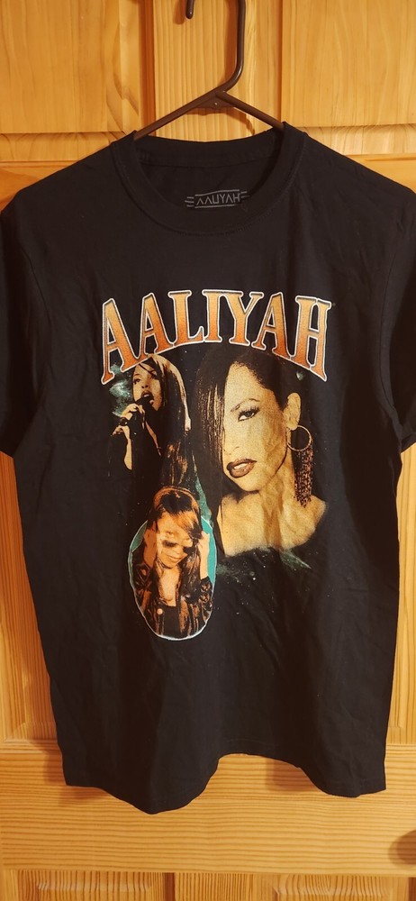 AALIYAH T-Shirt ( AALIYAH PORTRAIT LOGO ) Black - Size Medium Short Sleeve-image