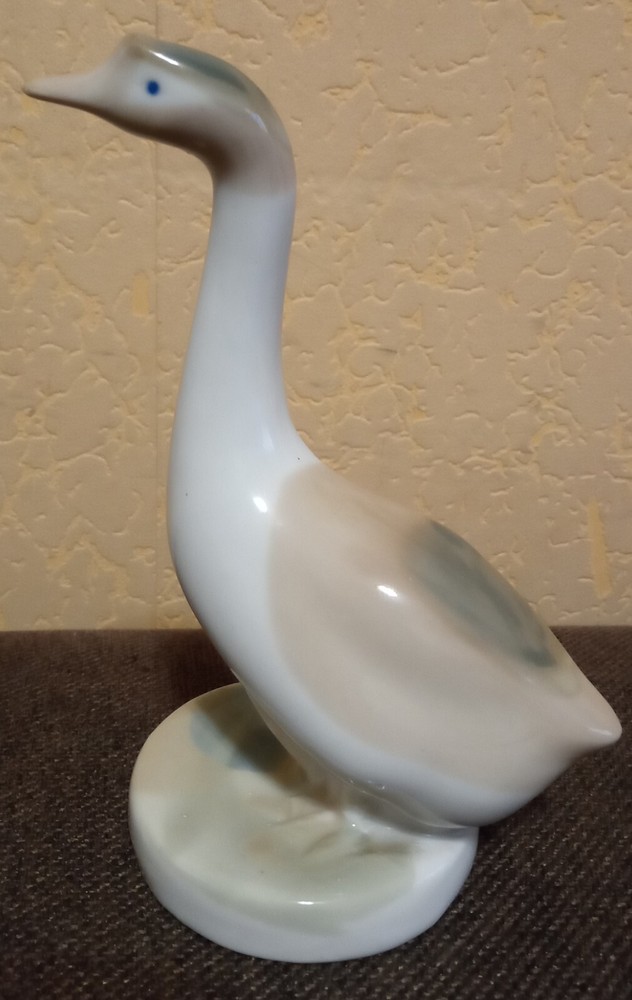 Goose figurine