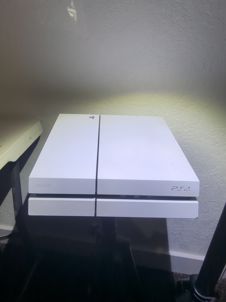 Sony PlayStation 4 PS4 500GB White Console Gaming System Only w/ Cable CUH-1115A