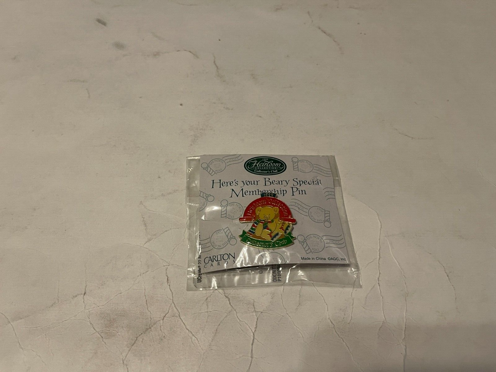 Carlton Cards Heirloom Collection Collectors Club 1999 Membership Pin
